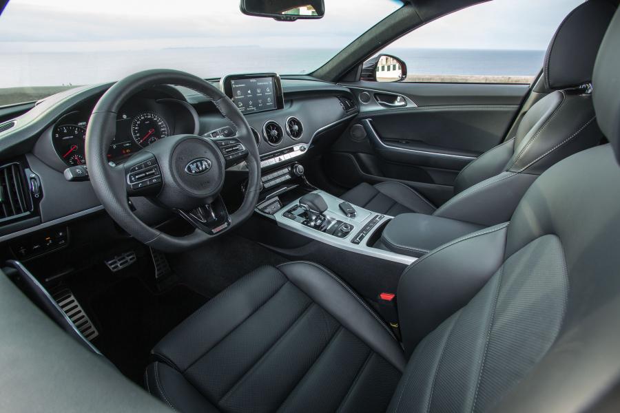 Интерьер Kia Stinger GT (CK) 2017 года  (WW) (фото 78 из 106)